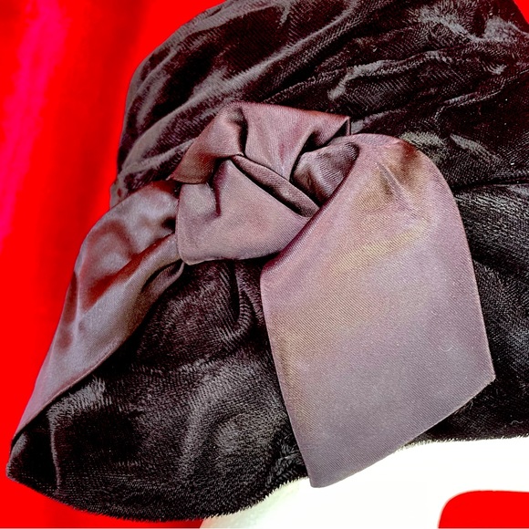 Vintage 1950’s Velvet hat - Picture 3 of 4
